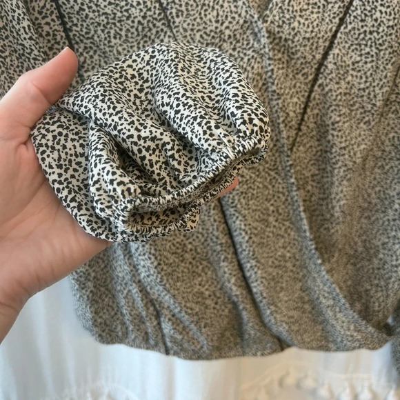 Sienna Sky Black and white blouse size XS - Picture 3 of 9